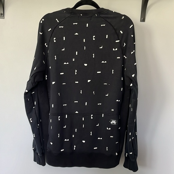 Nike Skateboard Black White Crewneck Sweatshirt - Picture 3 of 8